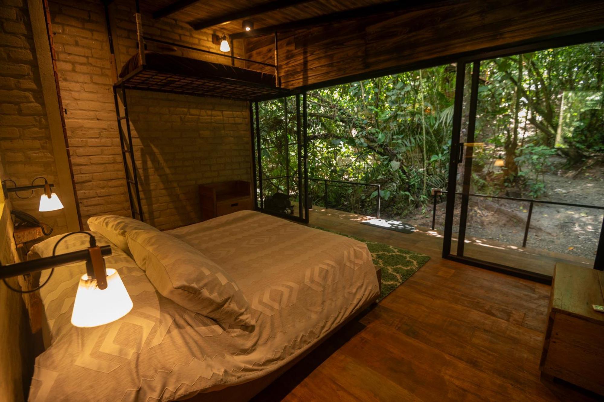 Hamadryade Lodge Puerto Misahuallí Buitenkant foto